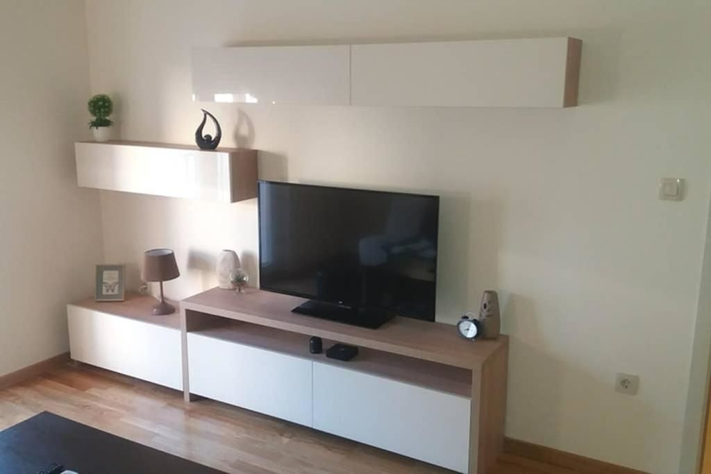 Апартаменты Guest House Mikeli (BESPL. DORUCAK)-(FREE BREAKFAST) Подгорица-42