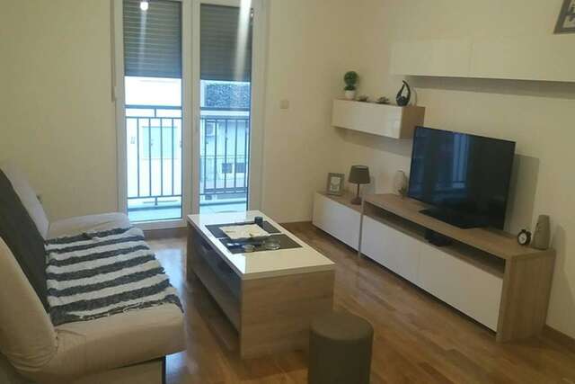 Апартаменты Guest House Mikeli (BESPL. DORUCAK)-(FREE BREAKFAST) Подгорица-21