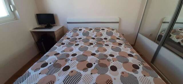 Апартаменты Guest House Mikeli (BESPL. DORUCAK)-(FREE BREAKFAST) Подгорица-51